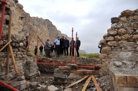 Eski Van'ın tarihi yapıları bir bir restore ediliyor