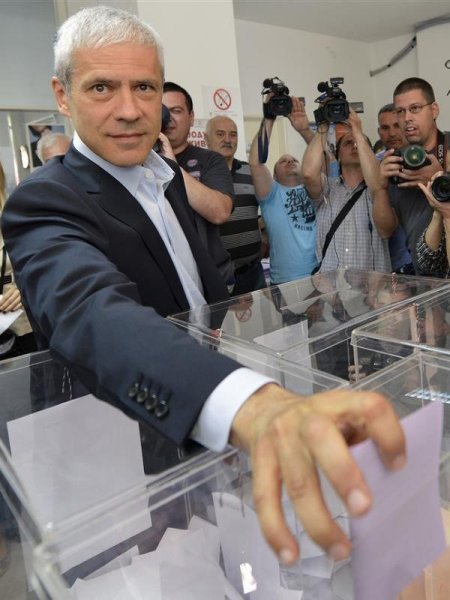 Eski Ve Yeni Sırbistan Kozlarını Paylaşıyor