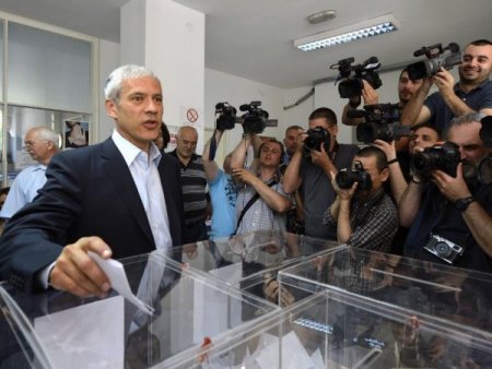 Eski Ve Yeni Sırbistan Kozlarını Paylaşıyor