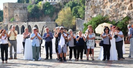Eski Yunanlıların torunları, dedelerinin yaşadığı Alanya'ya geldi