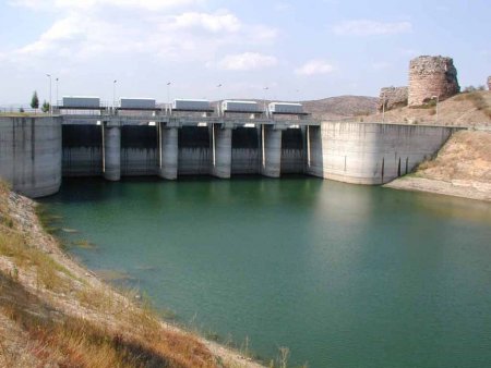 Eskiden sazlıkları kurutan DSİ, şimdi doğal yaşam için suyolları açıyor