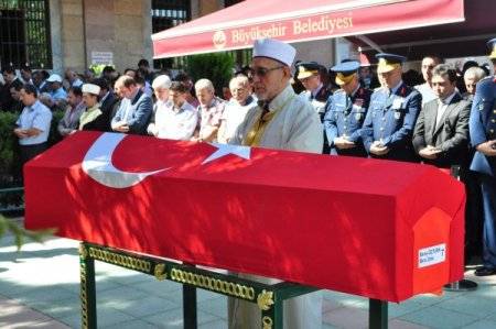 Eskişehir, şehidini tekbirlerle uğurladı