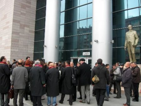 Eskişehir Baro Başkanı Yıldırım: Ne Söyleyeceğimi Biliyorlar Ama Ben Dinlemeyenlere Sesleniyorum