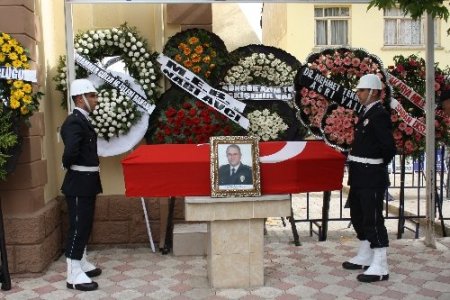 Eskişehir Emniyet Müdürü Kuru, toprağa verildi