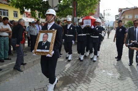 Eskişehir Emniyet Müdürü Kuru, toprağa verildi