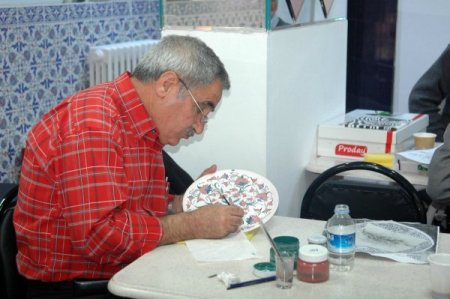 Eskişehir'de unutulmaya yüz tutan çinicilik yeniden hayat buluyor