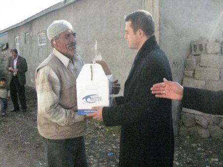 Eskişehir'den Patnos'a Gelen Kimse Yok Mu Derneği Üyeleri, 700 Aileye Kurban Eti Dağıttı