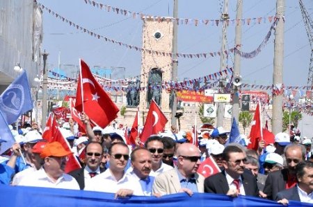 Eskişehir'in 'Taksimi'nde 1 Mayıs coşkuyla kutlandı