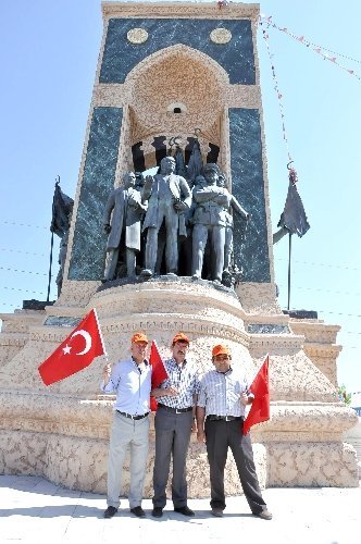 Eskişehir'in 'Taksimi'nde 1 Mayıs coşkuyla kutlandı