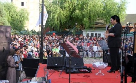 Eskişehirli gençler Reyhanlı için tek yürek oldu