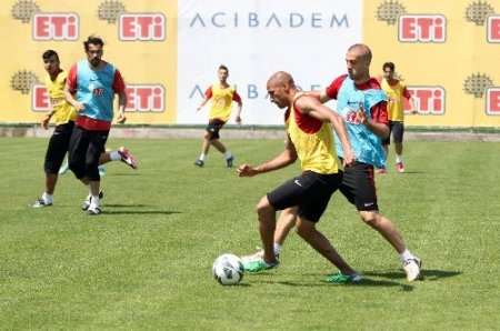 Eskişehirspor, Beşiktaş maçına tam kadro hazırlanıyor