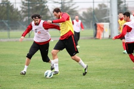Eskişehirspor, Fenerbahçe karşılaşmasına kilitlendi