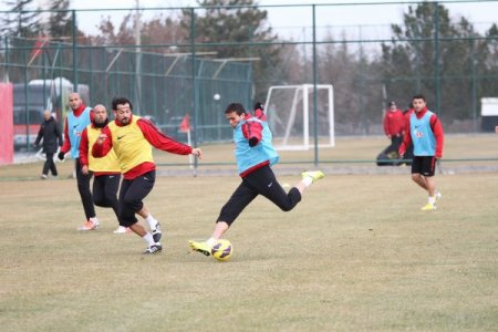 Eskişehirspor, Gençlerbirliği maçından puanla dönmek istiyor