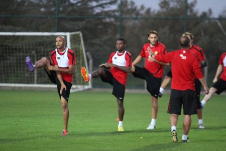Eskişehirspor, İstanbul Büyükşehir Belediyespor maçı hazırlıklarına başladı