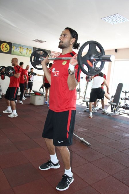 Eskişehirspor, İstanbul Büyükşehir Belediyespor maçı hazırlıklarına başladı