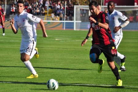 Eskişehirspor: 0 - İstanbul Büyükşehir Belediyespor: 0 (İlk yarı)