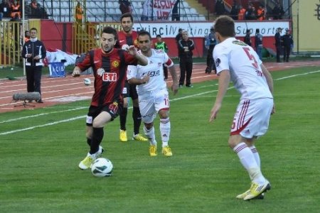Eskişehirspor: 0 –Sivasspor: 1 (İlk yarı)