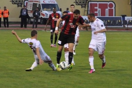 Eskişehirspor: 0 –Sivasspor: 1 (İlk yarı)