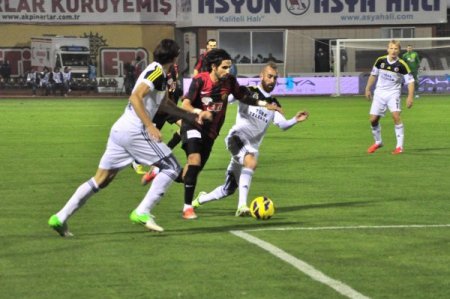 Eskişehirspor: 1 – Fenerbahçe: 0 (İlk yarı)