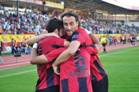 Eskişehirspor: 1 - İstanbul Büyükşehir Belediyespor: 0