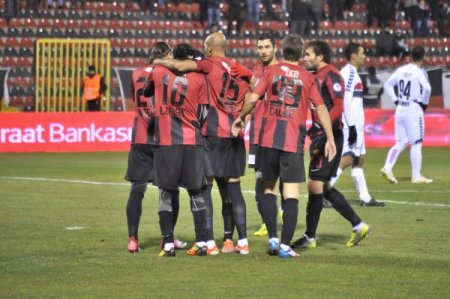 Eskişehirspor: 2– Mersin İdman Yurdu: 0 (İlk yarı)