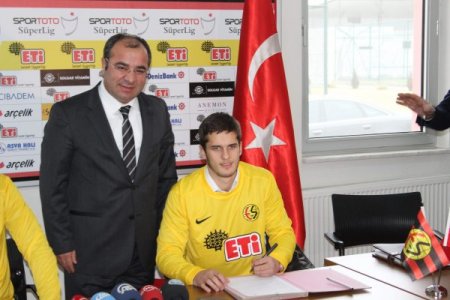 Eskişehirspor’un yeni transferi Goran Causic, ırkçılıktan 4 maç ceza almış