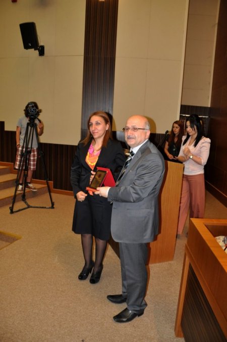 "Eşler Arası Birliktelik Sevgi Ve Saygıdan Geçer"