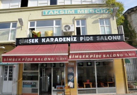 Esnaf, Taksim'e cami yapılmasından memnun