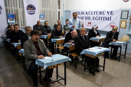 Esnaf, Turistlerle Kolay İletişim Kurmak İçin İngilizce Ve Arapça Öğreniyor