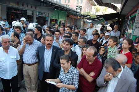 Esnaf Belediyenin Kararına Direndi, Yıkım Aralık Ayına Ertelendi