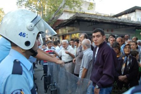 Esnaf Belediyenin Kararına Direndi, Yıkım Aralık Ayına Ertelendi