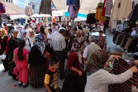Esnaf Satış Yapamamaktan Vatandaş İse Pahalılıktan Dert Yanıyor
