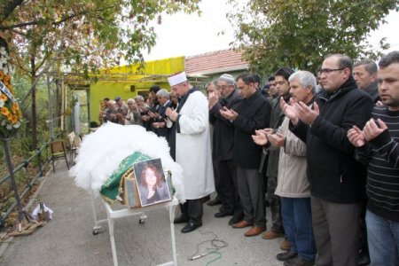 Esra Öğretmen Başbakan'a Twit Atmış: Öğretmenlik Yapmak İstiyorum