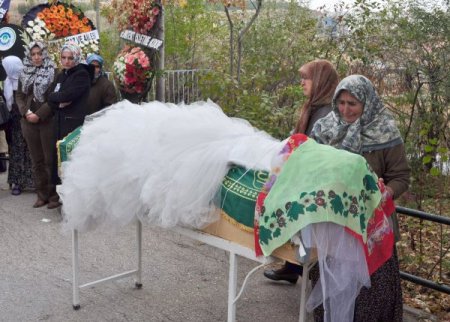 Esra Öğretmen Başbakan'a Twit Atmış: Öğretmenlik Yapmak İstiyorum