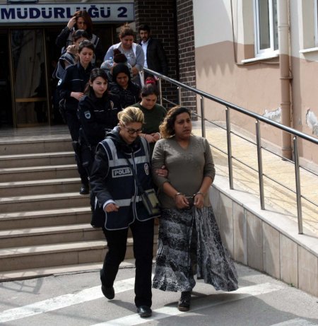 Esrar satıcısından ilginç savunma: Onlar ada çayı esrar değil