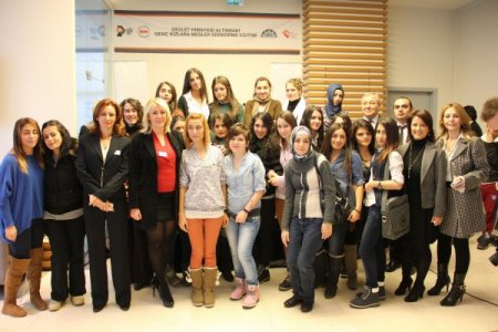 Estethica Sağlık Grubu'ndan 100 kıza istihdam garantili eğitim imkânı