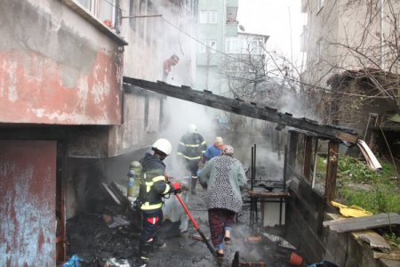 Eşya deposunda çıkan yangın korkuttu