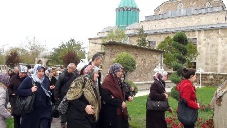 Etimesgut Belediyesi, vatandaşları Mevlana ruhuyla buluşturuyor