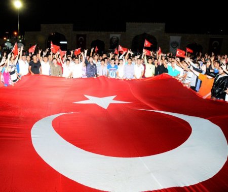 Etimesgut'ta terör olaylarına karşı binlerce kişi yürüdü