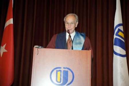 Eti'nin Onursal Başkanı Firuz Kanatlı'ya Onursal Doktora Unvanı Verildi