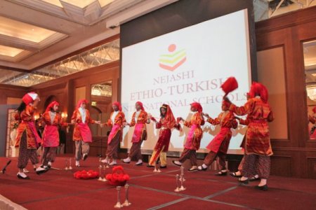 Etiyopya’daki Türk Okullarında Mezuniyet Coşkusu