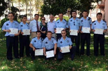 Etkili İletişim Seminerini Tamamlayan Zabıtalar Sertifika Aldı