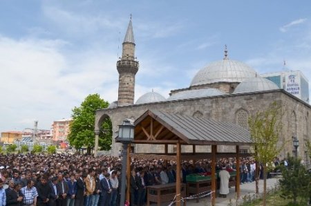 ETSO Başkan Vekili Akıllıoğlu'nun acı günü