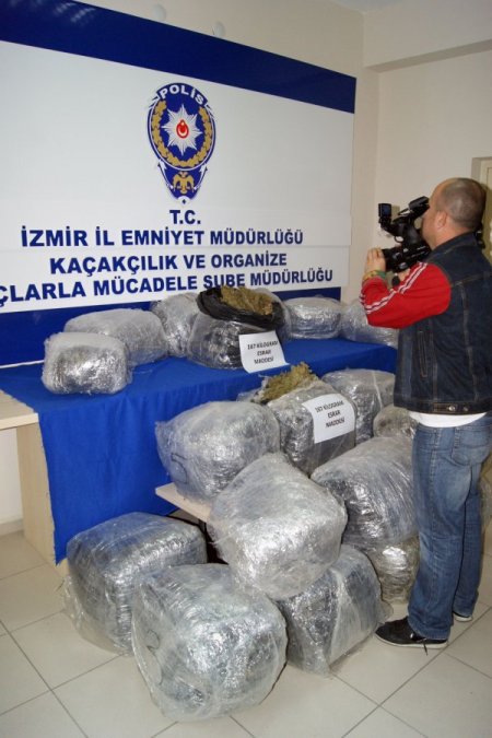 Ev Almak İçin Esrar Satmak İsterken Yakalandı