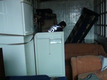 Ev eşyalarıyla birlikte esrar nakliyatı