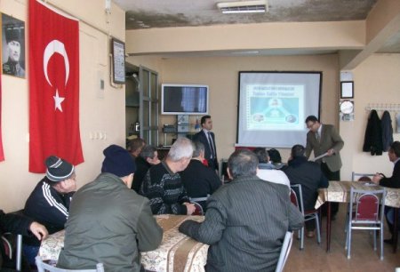 Ev ev dolaşıp vatandaşı depreme hazırlıyorlar