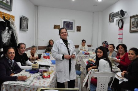 Ev hanımıydı, şimdi yüzlerce öğrencisi var