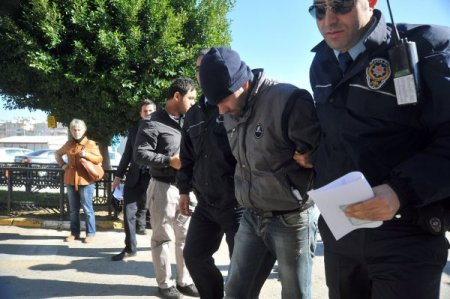 Ev kirasını ödemek için kuyumcu soymaya kalktı