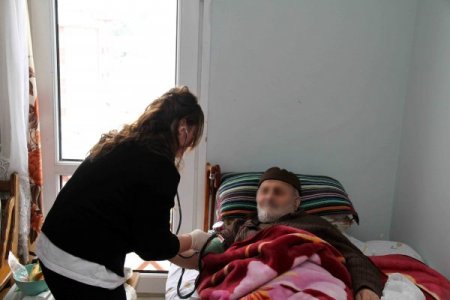 Evde Bakım Hizmeti Karlı Havada Aralıksız Devam Etti