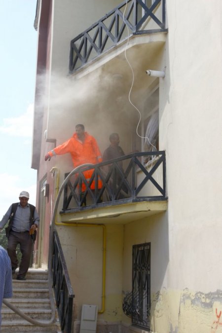 Evde Çıkan Yangın Korkuttu